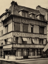 Lisieux, constructions urbaines en pans de bois