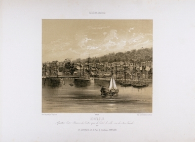 Honfleur - Bassin du Centre, quai de l'hôtel de ville, vue du côteau Vassal - 3207 ko
